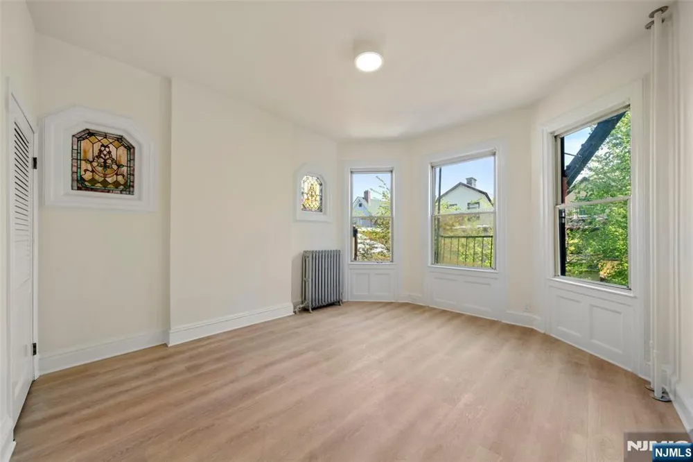 8 Cooper Place 2nd Fl Weehawken, NJ 07086
