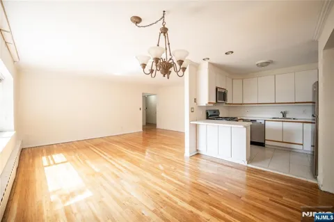 1575 Center Avenue 2C