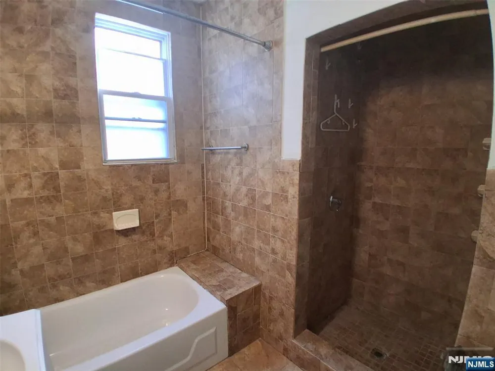 19 Bayview 2 Newark, NJ 07112