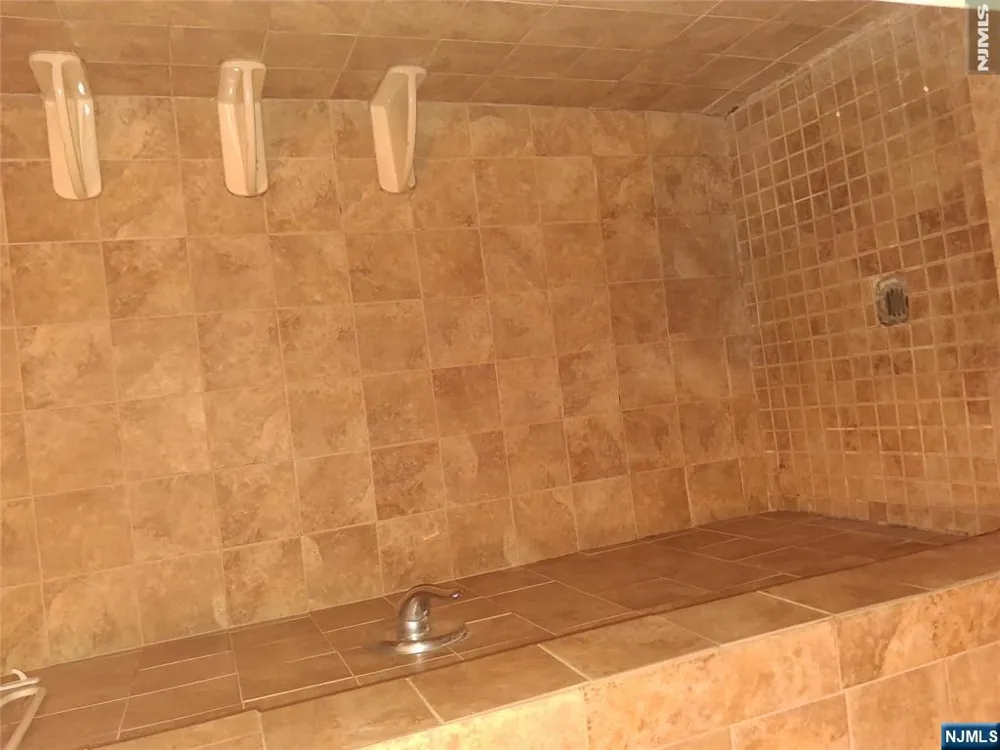19 Bayview 2 Newark, NJ 07112