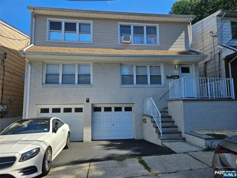 7 Luxoro Place 1
