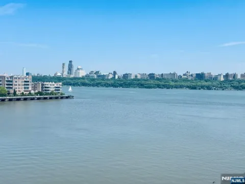 340 The Promenade