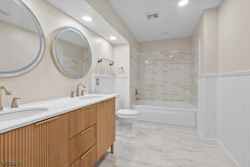 169 Price Ct West New York Town, NJ 07093