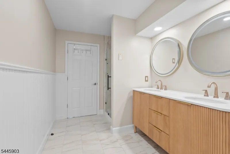 169 Price Ct West New York Town, NJ 07093