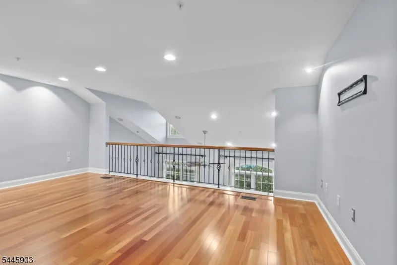 169 Price Ct West New York Town, NJ 07093