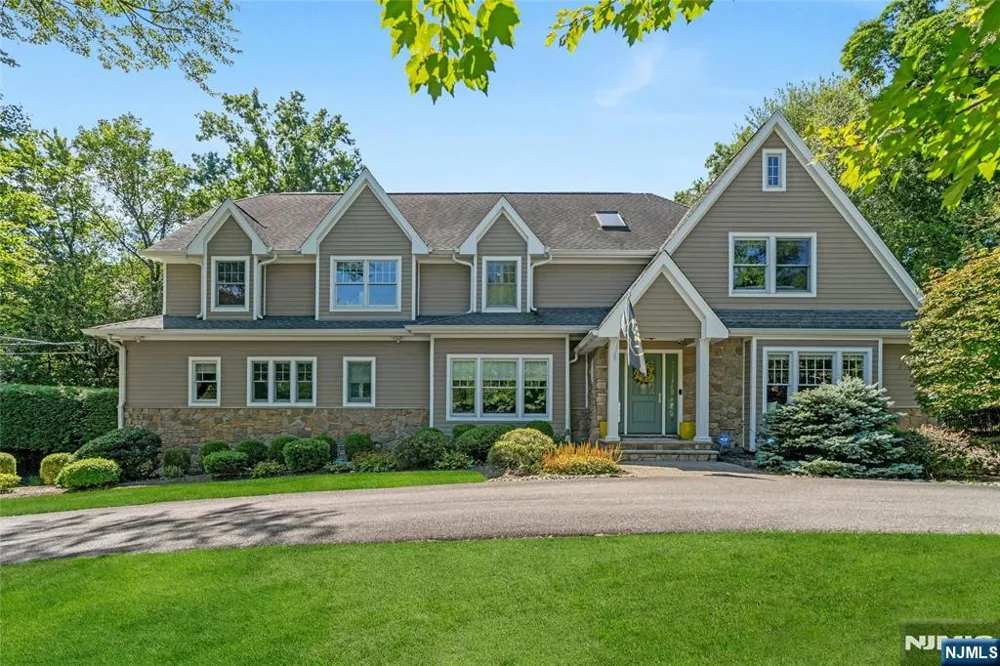 7 Deerhill Drive Ho-Ho-Kus, NJ 07423