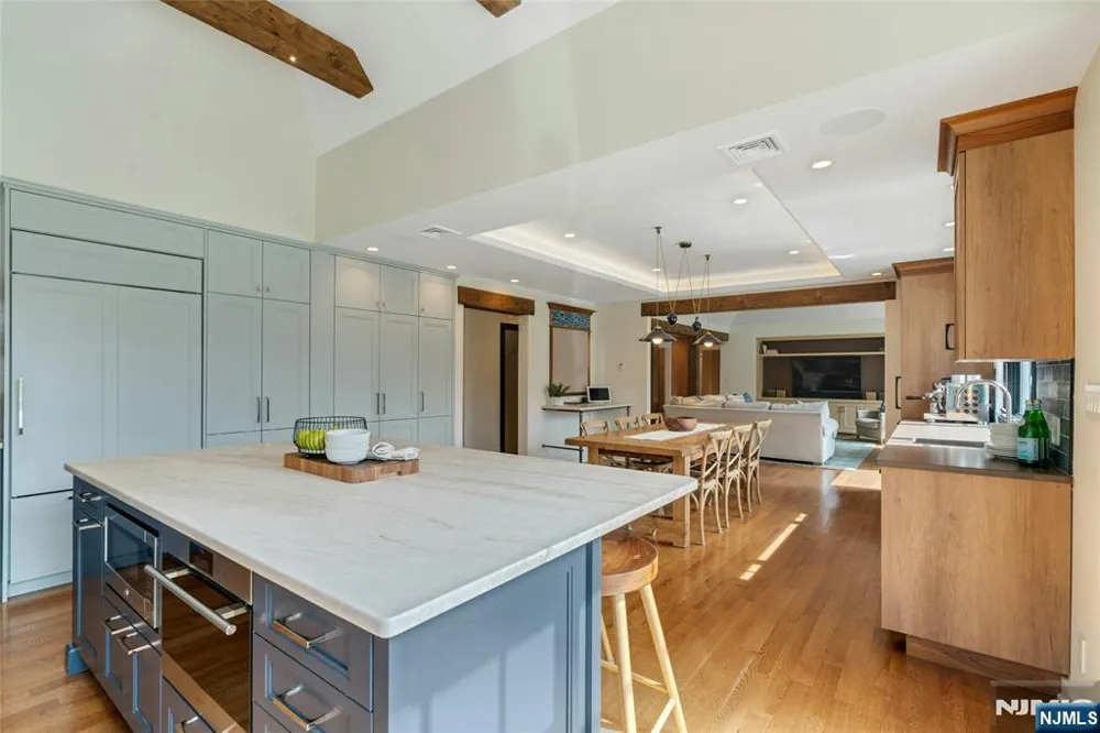 7 Deerhill Drive Ho-Ho-Kus, NJ 07423