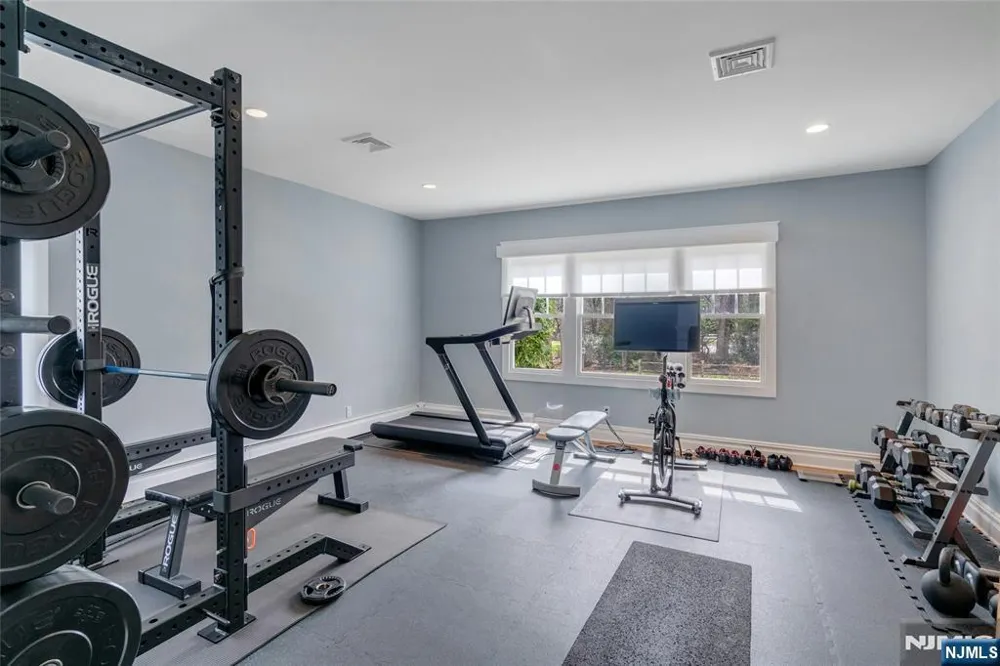 7 Deerhill Drive Ho-Ho-Kus, NJ 07423
