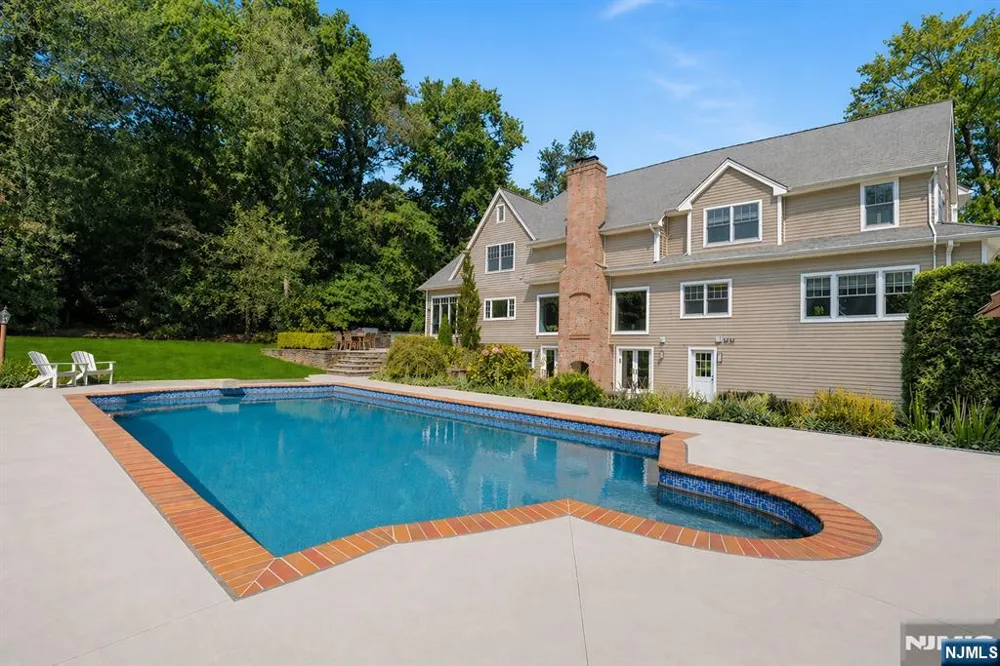 7 Deerhill Drive Ho-Ho-Kus, NJ 07423