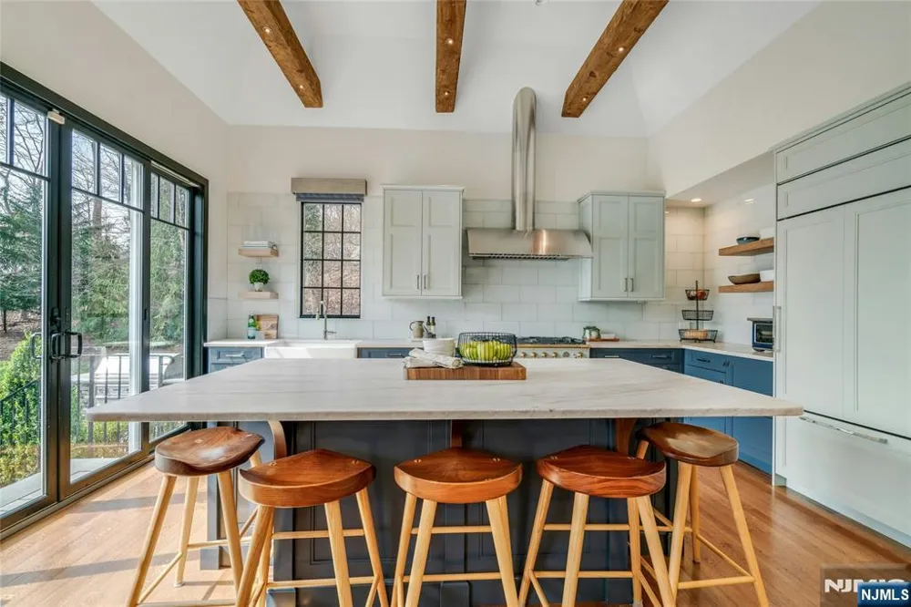7 Deerhill Drive Ho-Ho-Kus, NJ 07423