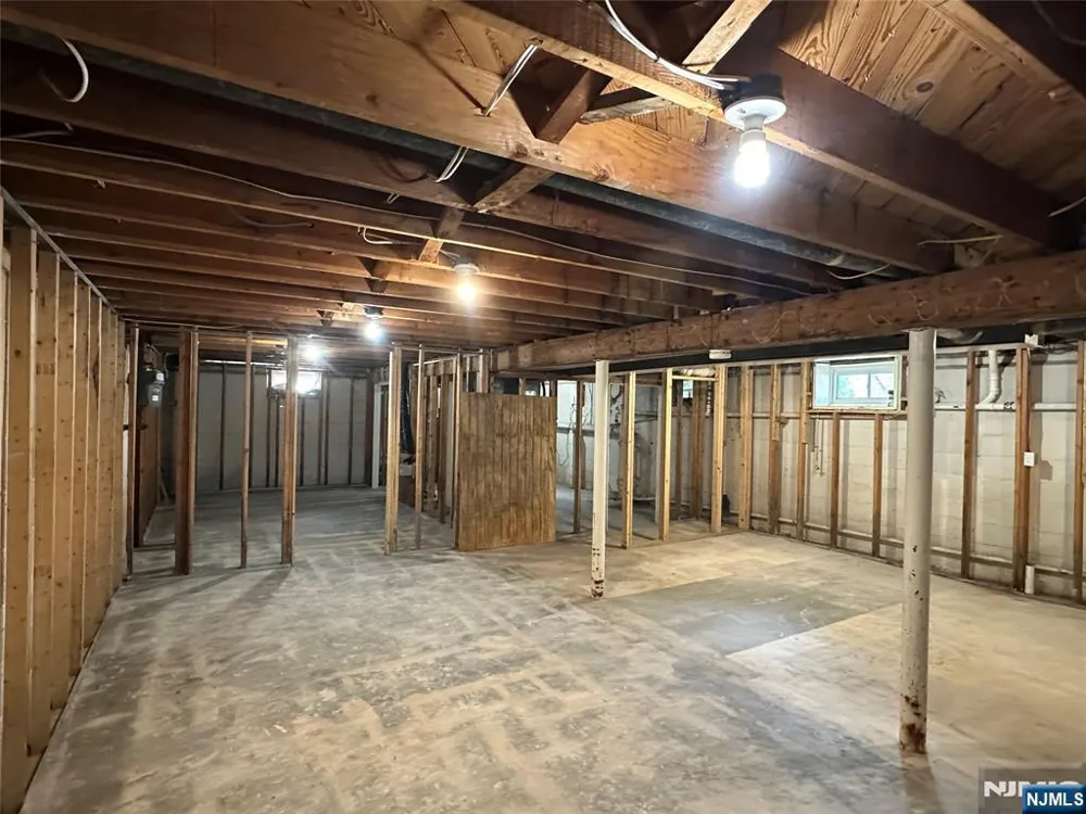 189 Homestead Road Paramus, NJ 07652