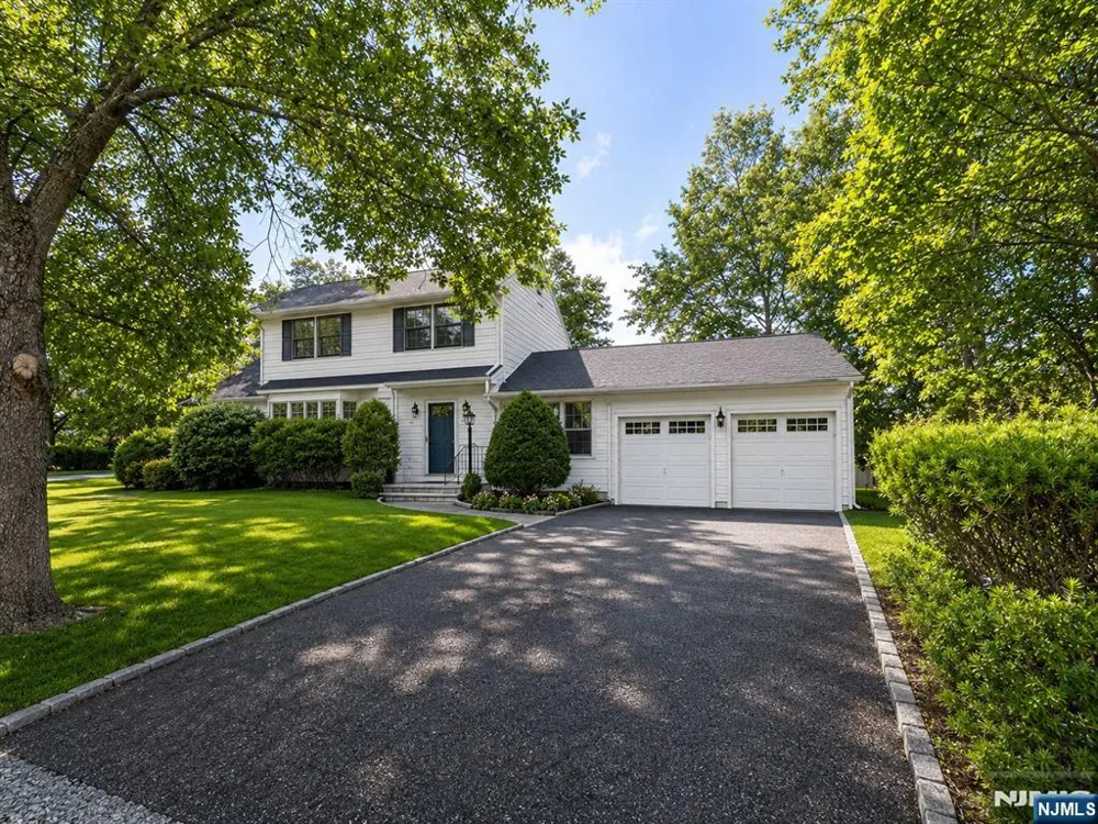 189 Homestead Road Paramus, NJ 07652