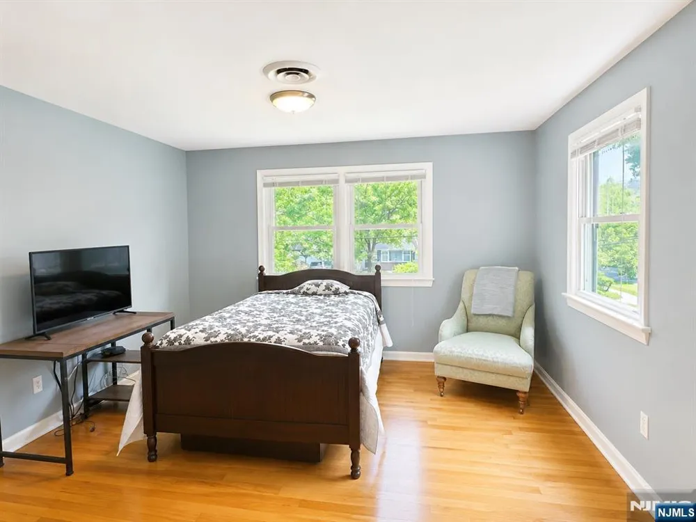 189 Homestead Road Paramus, NJ 07652