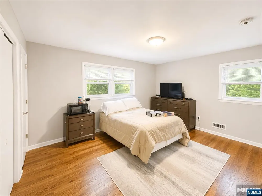 189 Homestead Road Paramus, NJ 07652