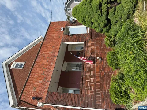 17 Nicholas Street