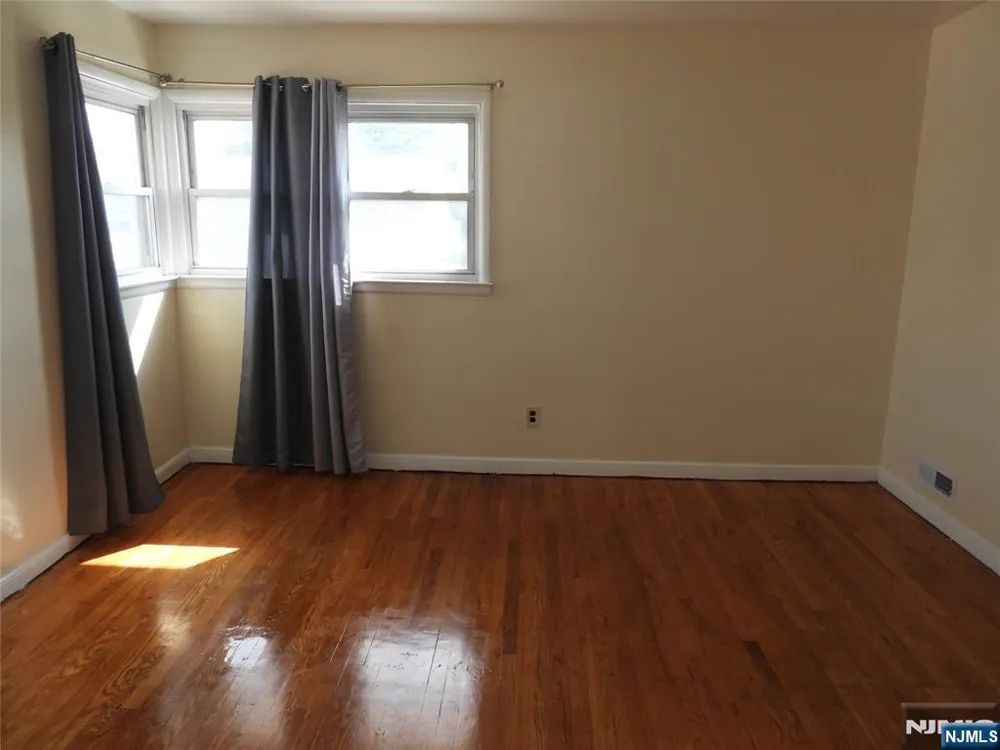 133 Baldwin Avenue Hasbrouck Heights, NJ 07604