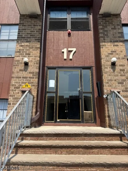 197 Sierra Ct Woodbridge, NJ 07095