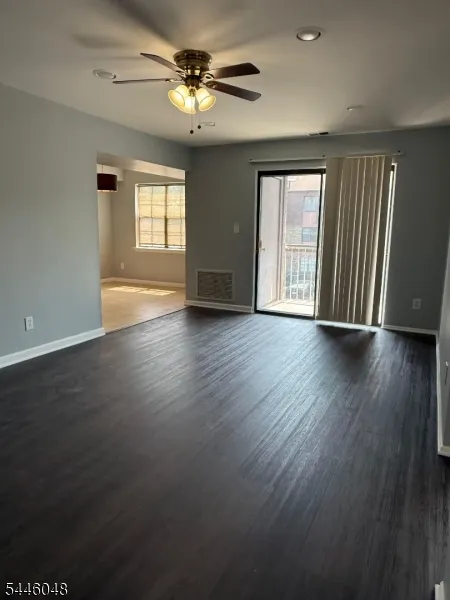197 Sierra Ct Woodbridge, NJ 07095