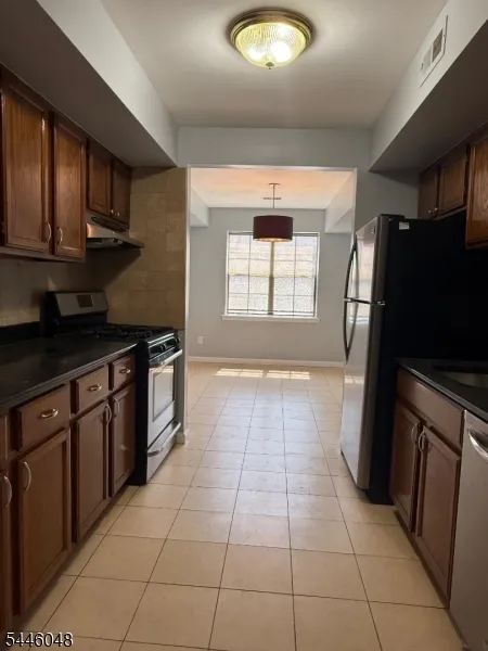 197 Sierra Ct Woodbridge, NJ 07095