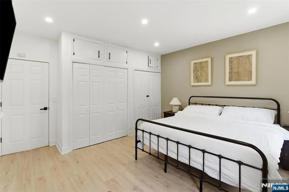 22 8th Avenue Newark, NJ 07104