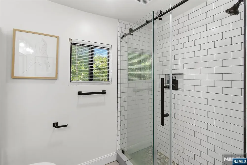 22 8th Avenue Newark, NJ 07104