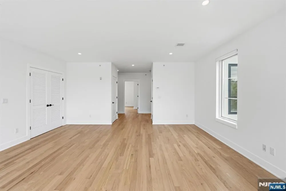 561-565 Broadway G Westwood, NJ 07675