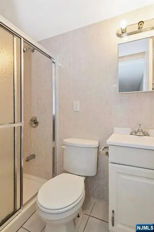 187 Blue Heron Drive Secaucus, NJ 07094