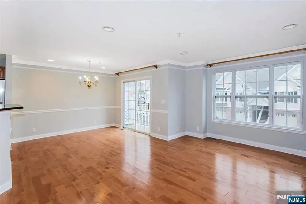 187 Blue Heron Drive Secaucus, NJ 07094