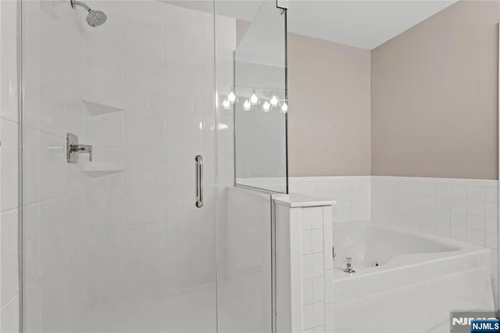 260 Riverwalk Way Clifton, NJ 07014