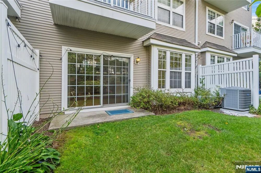 260 Riverwalk Way Clifton, NJ 07014