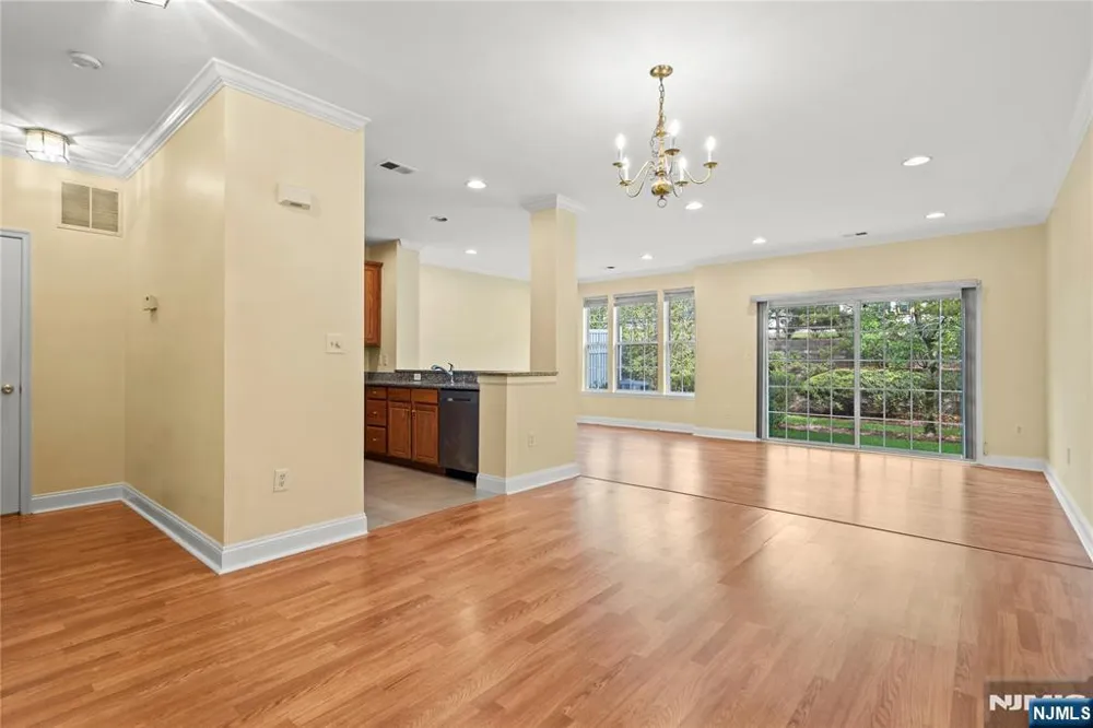 260 Riverwalk Way Clifton, NJ 07014