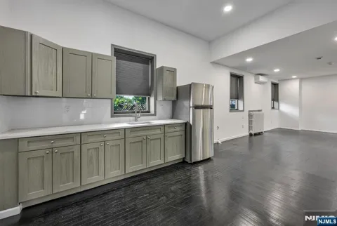 172 Madison Avenue 1st Floor