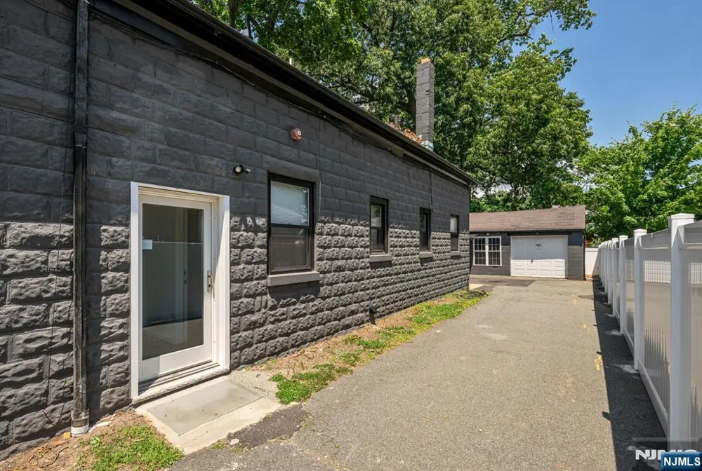 172 Madison Avenue 1st Floor Dumont, NJ 07628