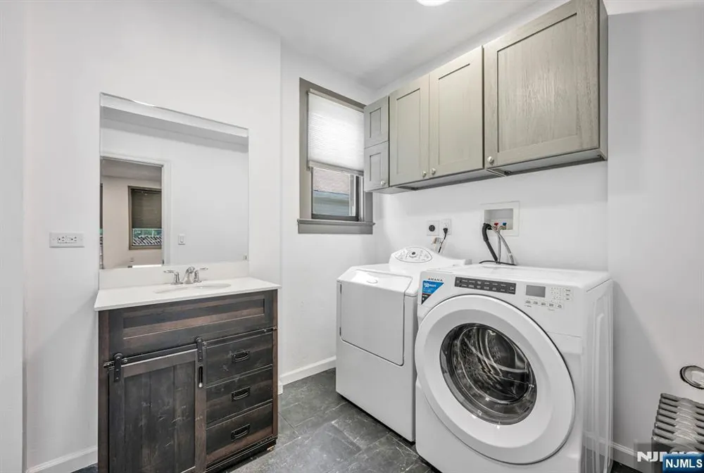 172 Madison Avenue 1st Floor Dumont, NJ 07628