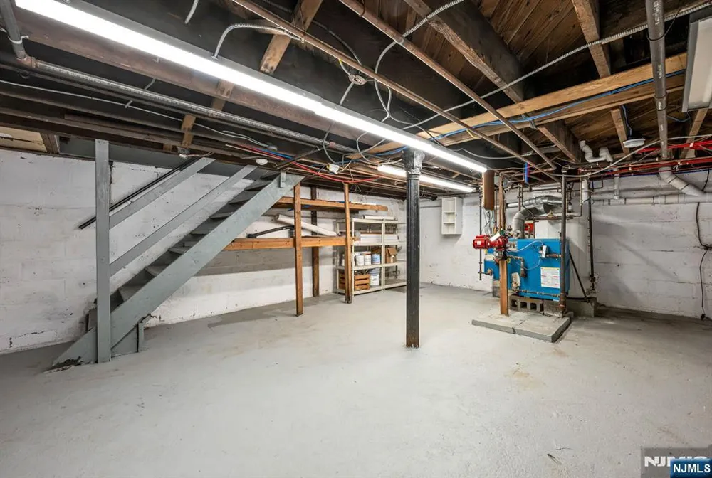 172 Madison Avenue 1st Floor Dumont, NJ 07628