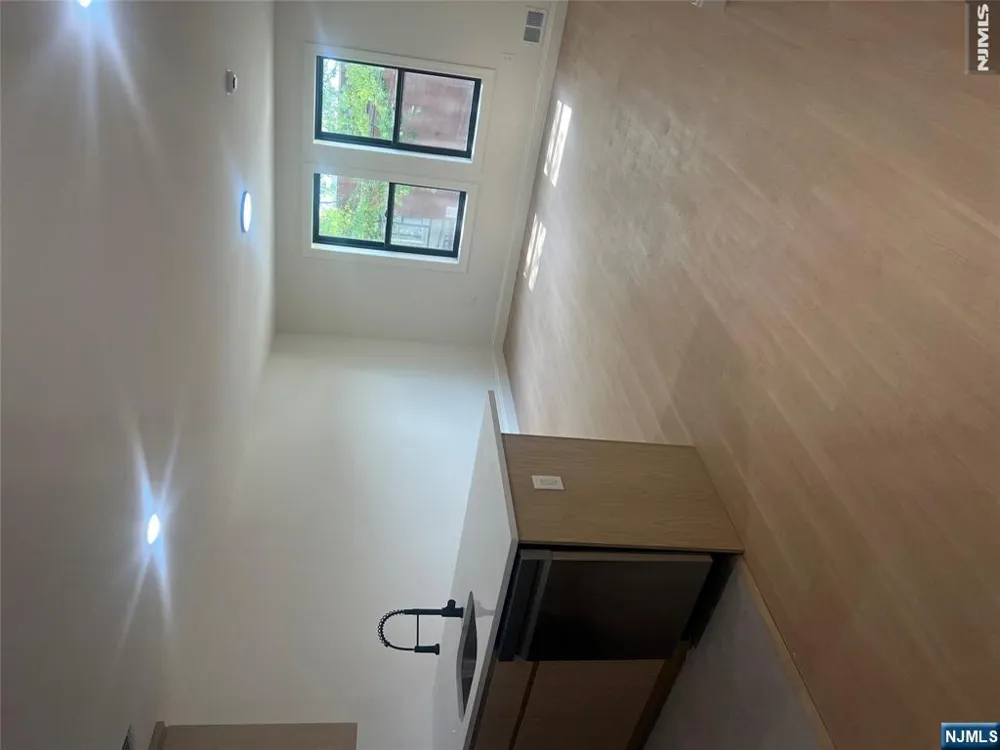 5 Montclair 2 Paterson, NJ 07503