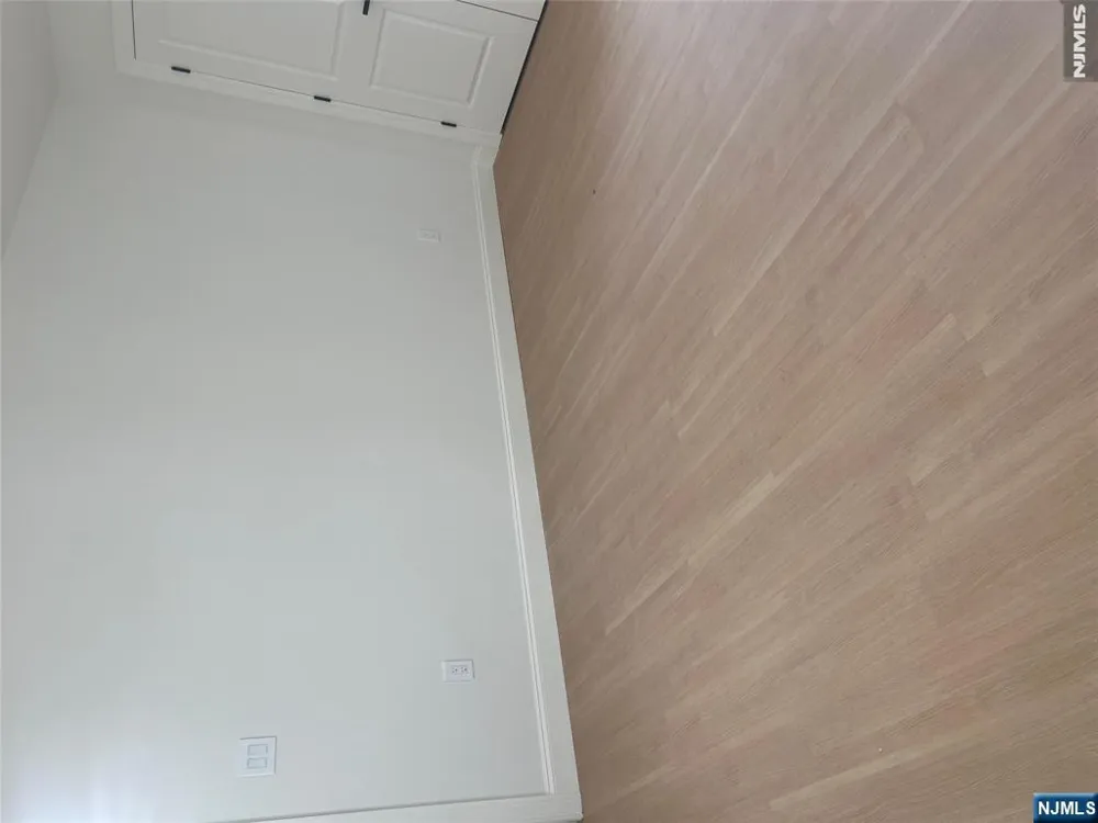 5 Montclair 2 Paterson, NJ 07503