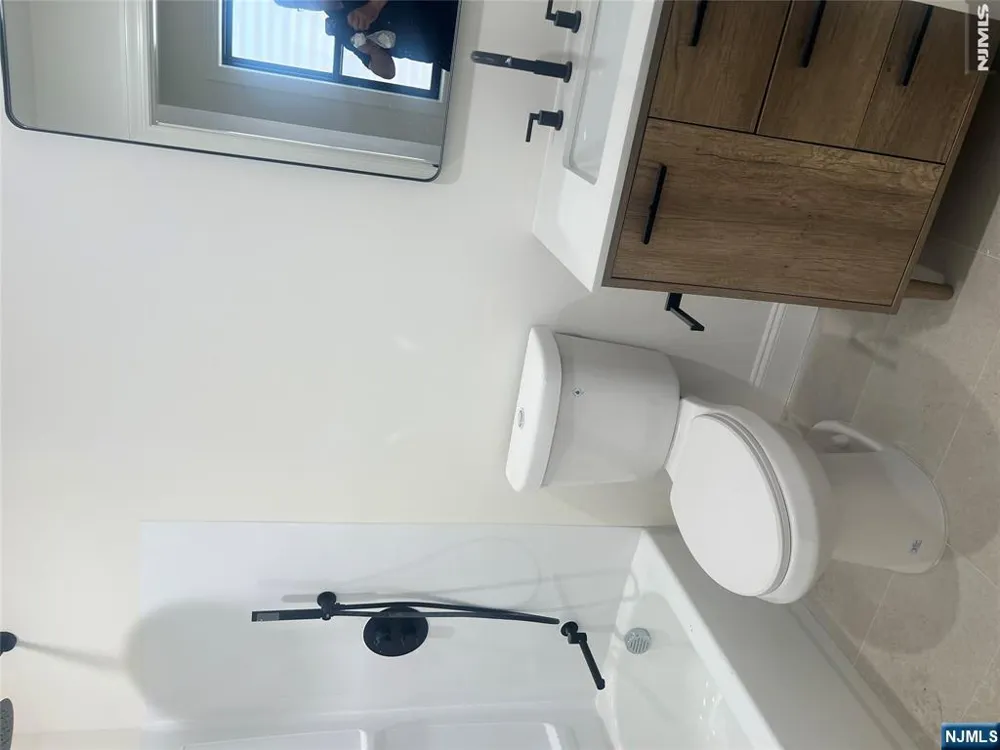 5 Montclair 2 Paterson, NJ 07503