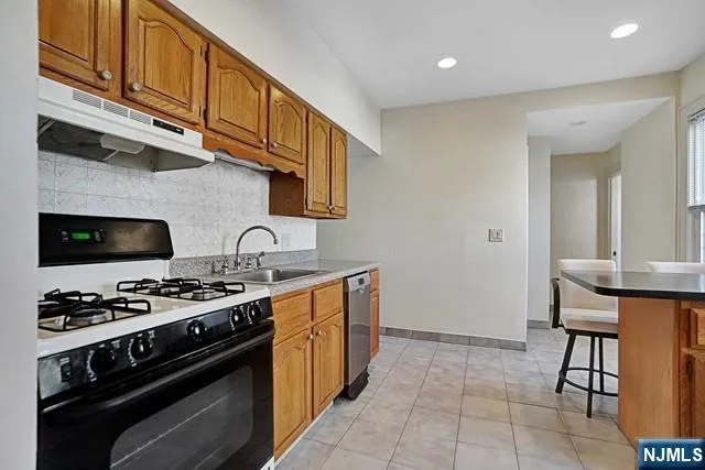 164 Orient Way 2 Rutherford, NJ 07070