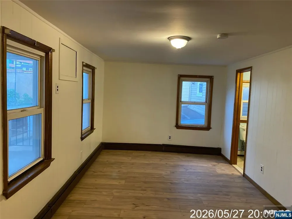 217 Walnut Street 2 Newark, NJ 07105