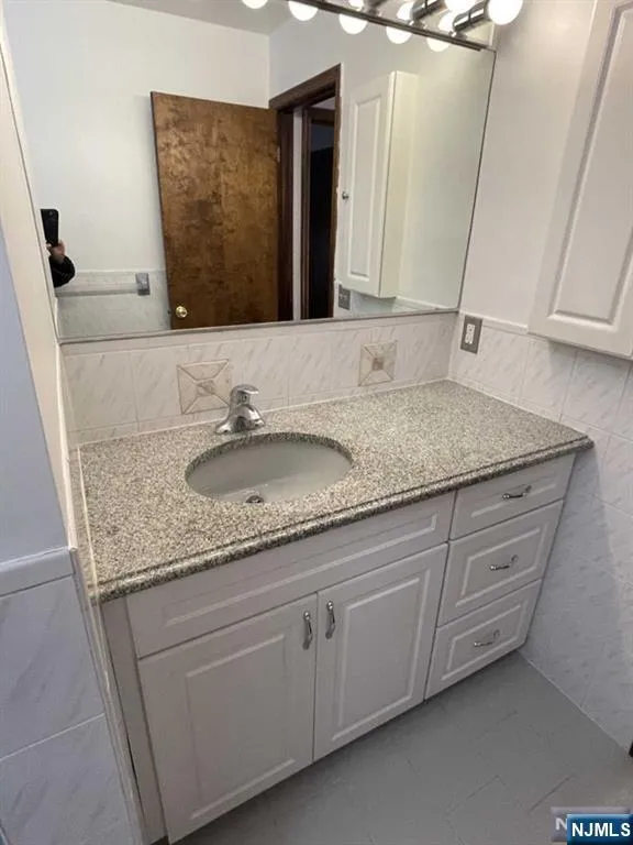 535 Hillside Avenue 1 Palisades Park, NJ 07650