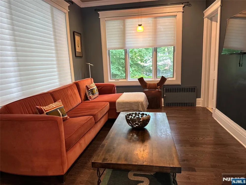 127 Howard Terrace Leonia, NJ 07605