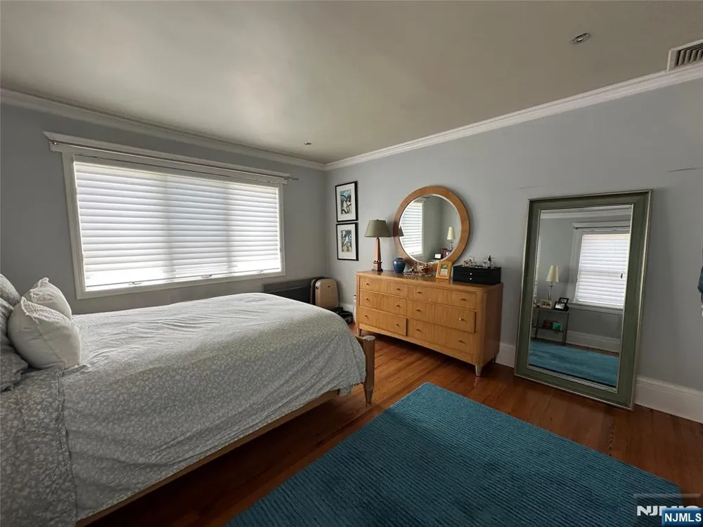 127 Howard Terrace Leonia, NJ 07605