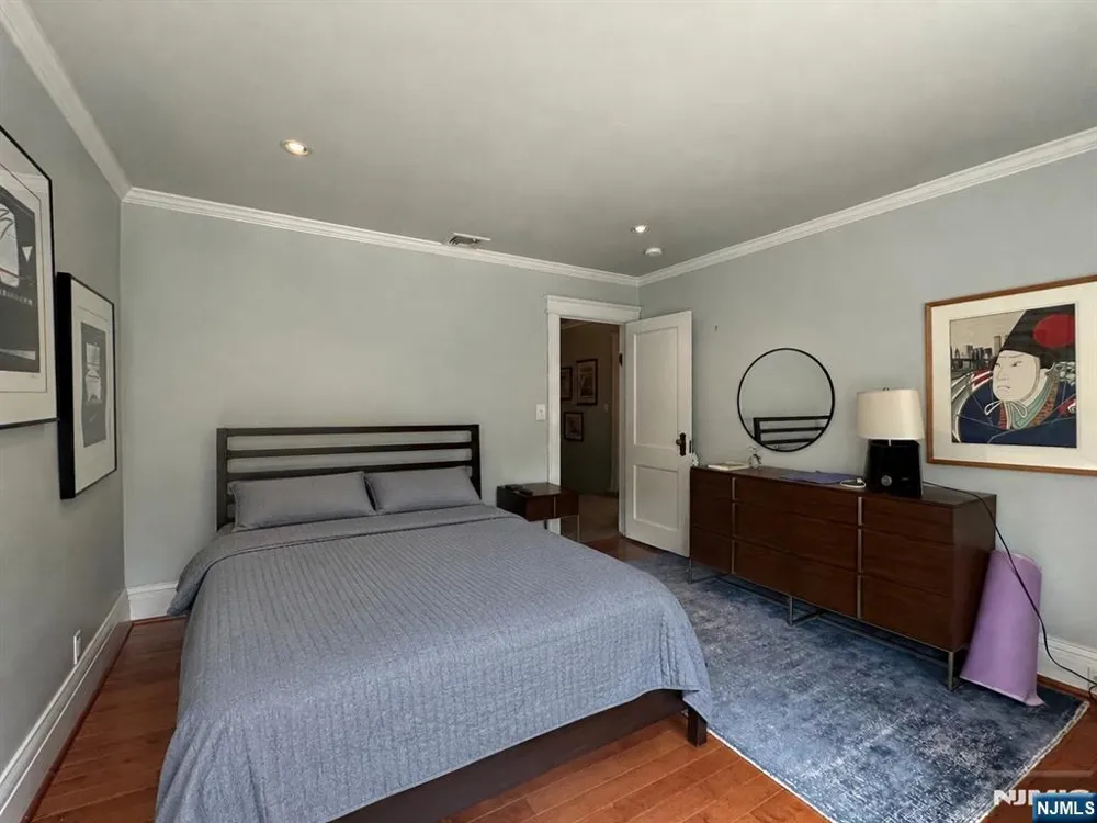 127 Howard Terrace Leonia, NJ 07605