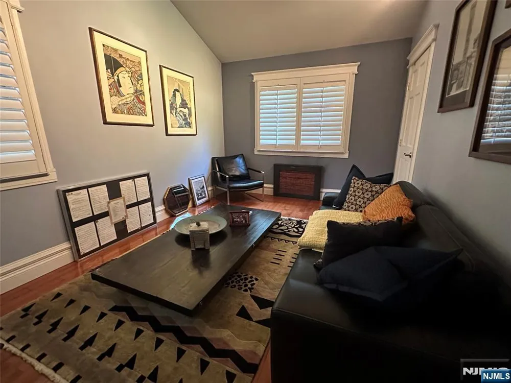 127 Howard Terrace Leonia, NJ 07605