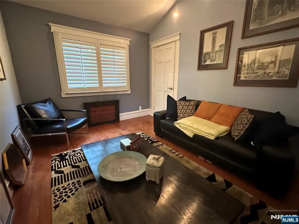 127 Howard Terrace Leonia, NJ 07605
