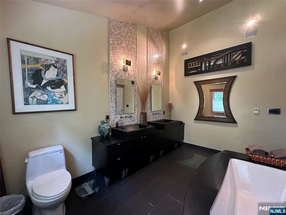 127 Howard Terrace Leonia, NJ 07605