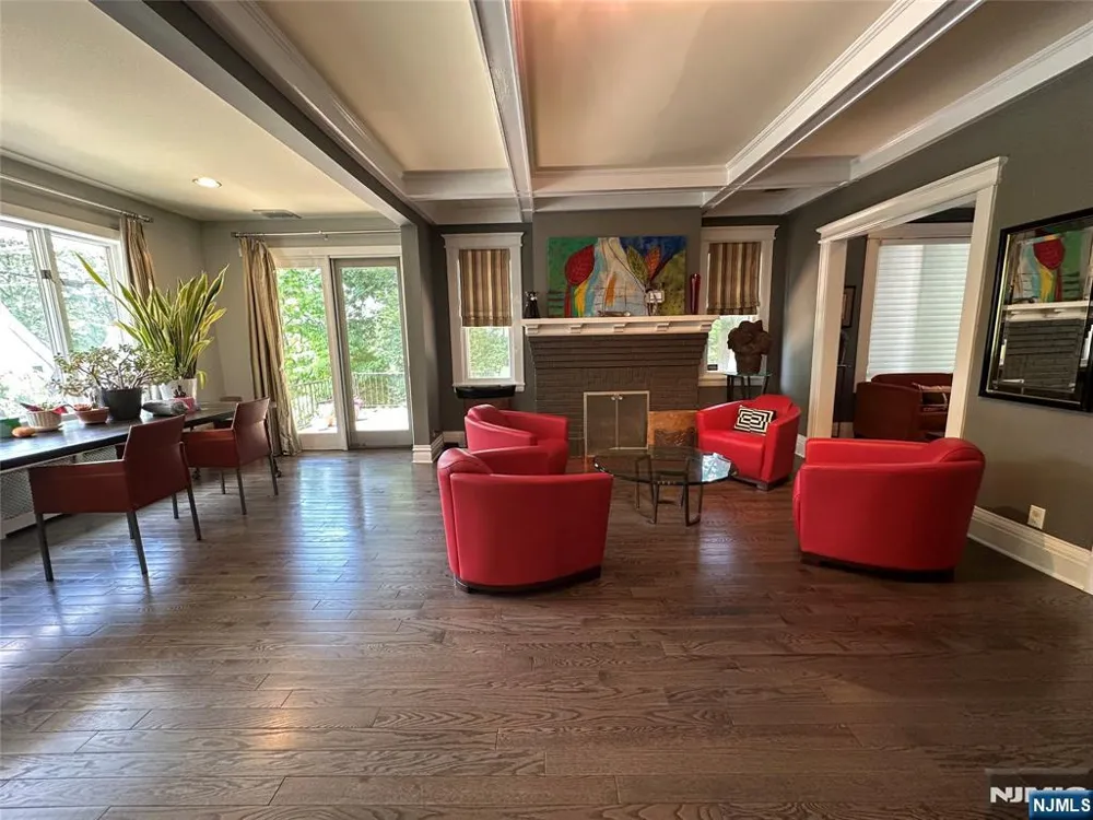 127 Howard Terrace Leonia, NJ 07605