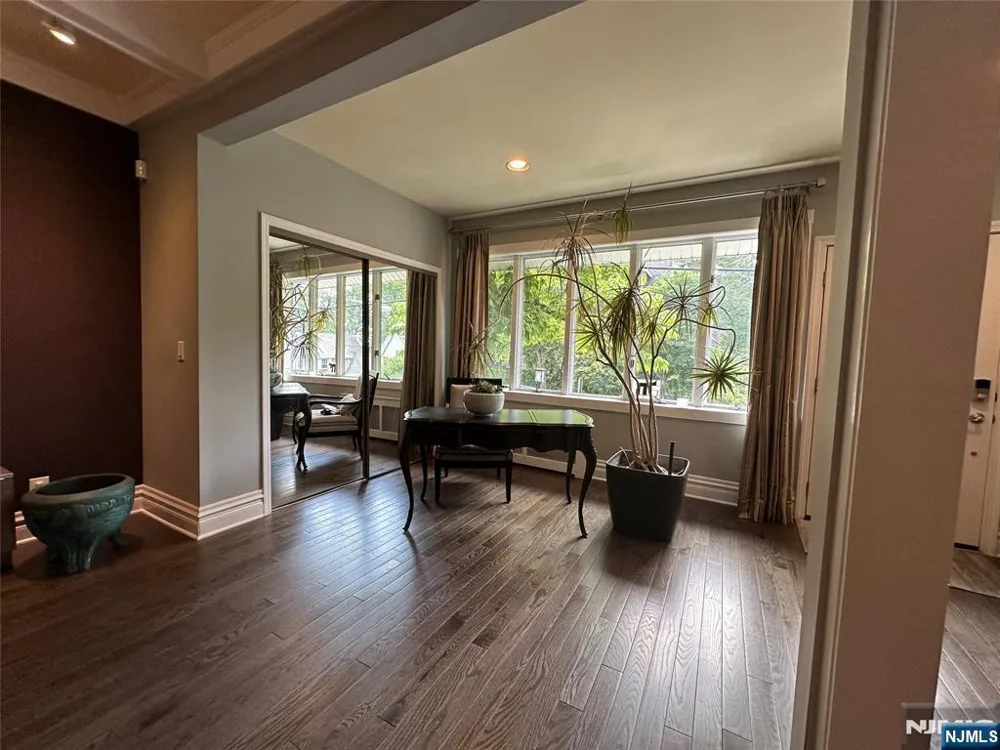 127 Howard Terrace Leonia, NJ 07605