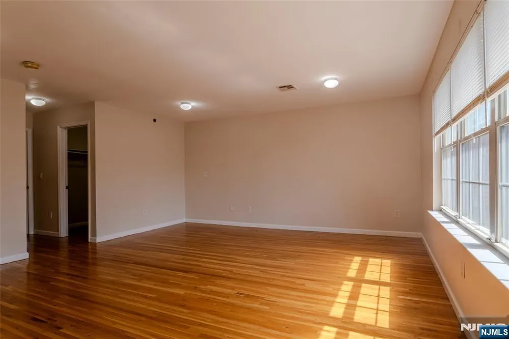 30 Triton Terrace 3 Newark, NJ 07104